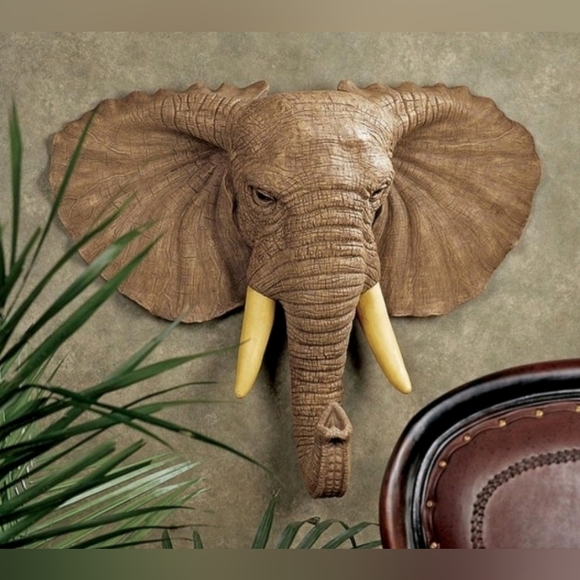 Design Toscano Lord Earl Houghton's Elephant   Wall Sculpture - Picture 7 of 11